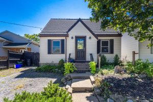 4 Lincoln Ave, St. Catharines
